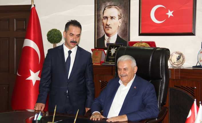 Bir dizi temaslarda bulunmak üzere memleketi Erzincan’a gelen TBMM eski