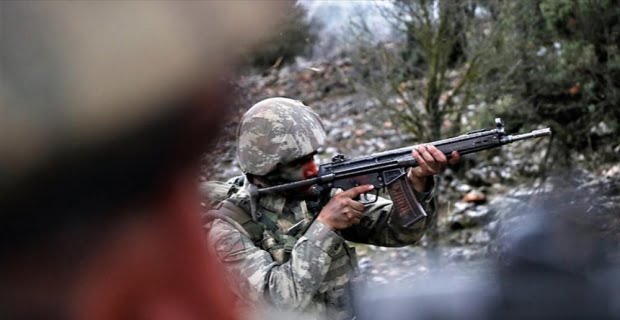 Bingöl'ün Genç ilçesi kırsalında güvenlik güçleriyle PKK'lı teröristler arasında çıkan