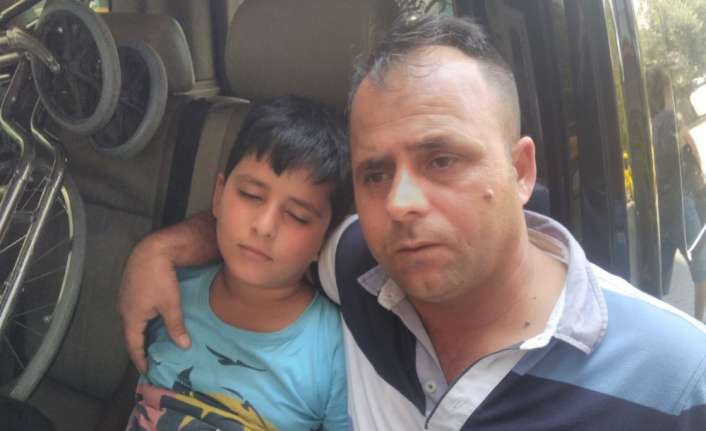 Beyninde biriken sıvı sebebiyle ölüm kalım mücadelesi veren 11 yaşındaki