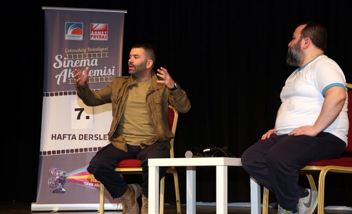 Ünlü oyuncu Bülent Şakrak, bir dönem İngilizce öğrenmekte çok zorluk