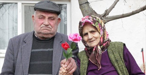 Kırklareli'nde yaşayan ve 70 yıl önce tanışarak dünya evine giren