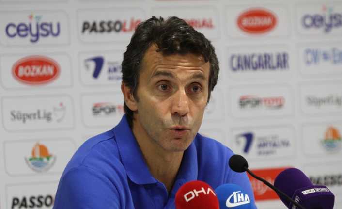 Antalyaspor Teknik Direktörü Bülent Korkmaz, bireysel hatalardan gol yediklerini belirterek,