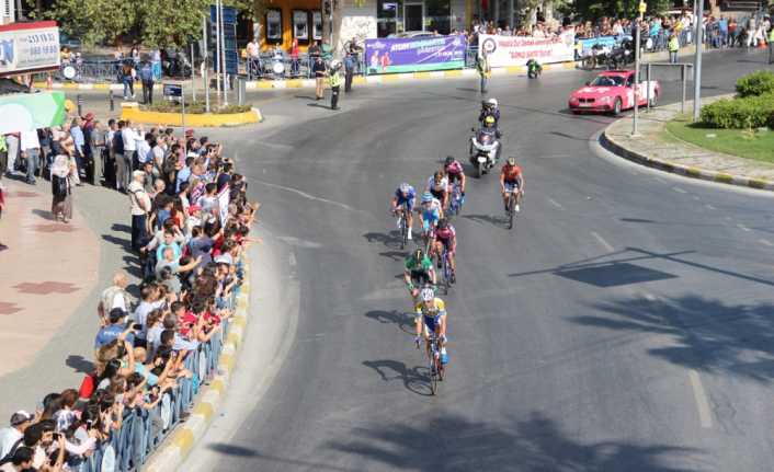 Türkiye Cumhuriyeti Cumhurbaşkanlığı himayesinde başlayan ve 20 takımdan 140 sporcunun