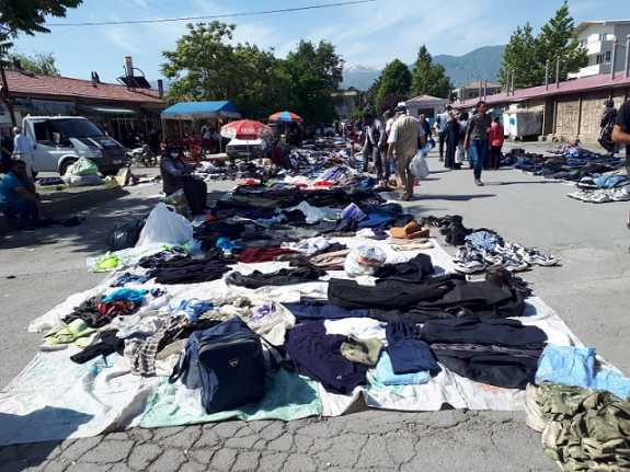 Erzincan da her Pazartesi günleri bit pazarında kurulan ikinci el