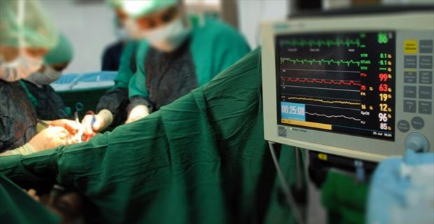 Böbrek yetmezliği yaşayan ve doku testleri uyumsuz olduğu için nakil