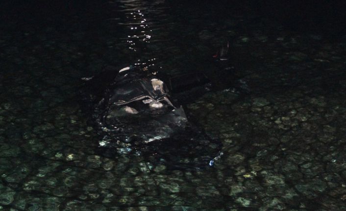 Bodrum Belediyesi Başkan Yardımcısı İsmail Altındağ, özel aracıyla denize uçtuğu