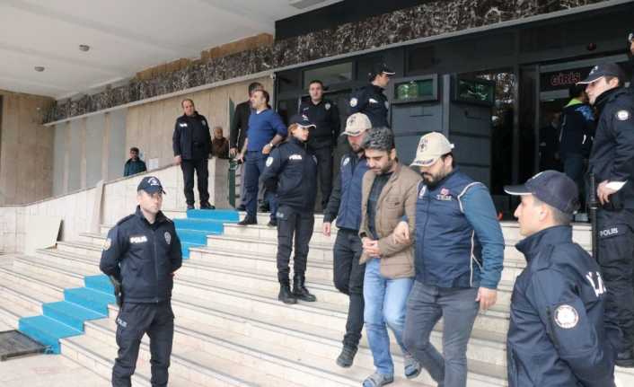 Malatya’da ele geçirilen bomba yüklü araçla ilgili gözaltına alınan şüphelilerden