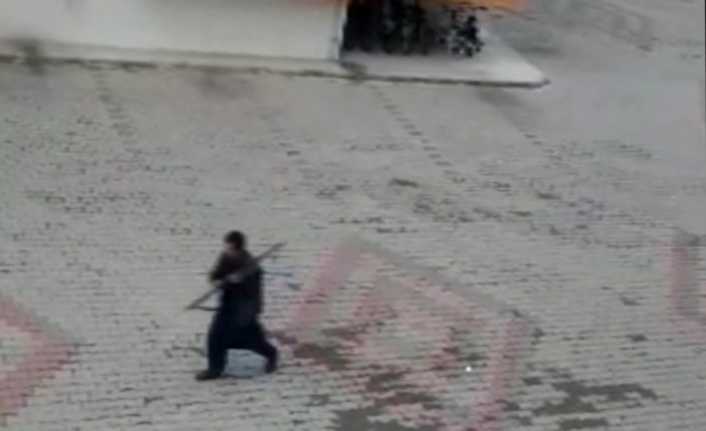 Osmaniye’nin Kadirli ilçesinde bir kişi av tüfeğini alarak borcunu ödemediğini