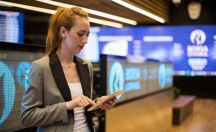 Borsa İstanbul, günün ilk yarısında yüzde 0,08’lik hafif yükselişle sürekli