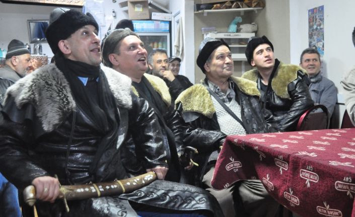 Bilecik’in Söğüt ilçesinde bir grup vatandaş, "Diriliş Ertuğrul" dizisini kıraathanede