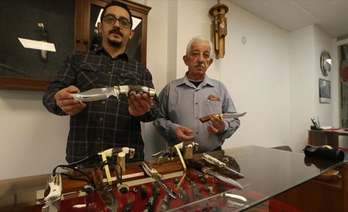 Sinop'ta yaşayan 71 yaşındaki Cengiz Özekes ve oğlu, 128 yıllık