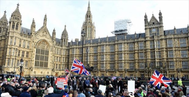 Youtube, Ruslara ait sahte hesapların Brexit referandumunda kamuoyunu etkilemek üzere