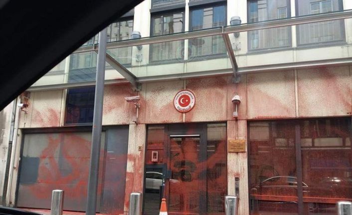 Brüksel’deki Türk konsolosluğuna PKK yandaşları tarafından saldırı gerçekleştirildi. Terör örgütü