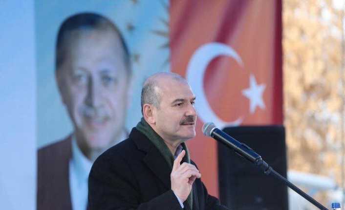 Ağrı’da konuşan İçişleri Bakanı Süleyman Soylu, “Bu belediyeleri Kandil’e bağlamak