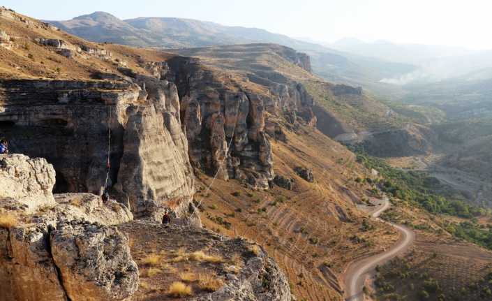 Malatya’nın Akçadağ ilçesinde bulunan Levent Vadisi, doğa tutkunlarının vazgeçilmez durağı