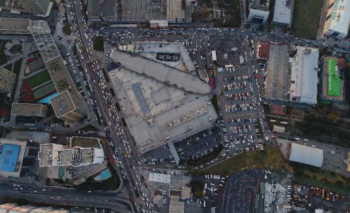 İstanbul’un en önemli sorunlarının başında trafik yoğunluğu geliyor. Şehir içindeki