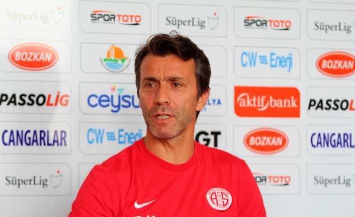 Antalyaspor Teknik Direktörü Bülent Korkmaz, adının FETÖ soruşturmasında geçmesiyle ilgili