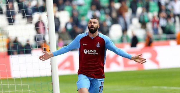 Trabzonspor'un milli futbolcusu Burak Yılmaz, "İlk Trabzonspor döneminde yakaladığım başarılardan