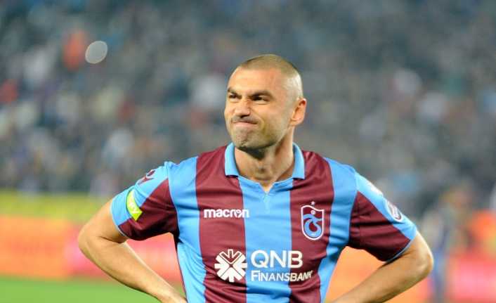 Trabzonspor’da Burak Yılmaz, saha içi ve saha dışı tavırlarıyla gündemden