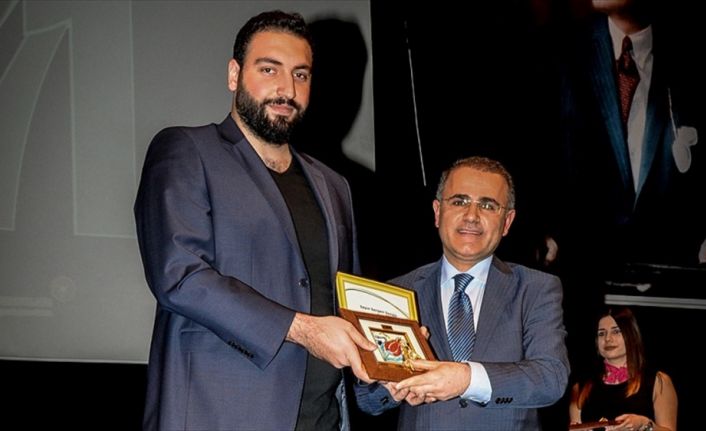 AA muhabiri Sergen Sezgin, "Genel Fotoğraf Dalı" kategorisinde "Heybetin Gölgeleri"