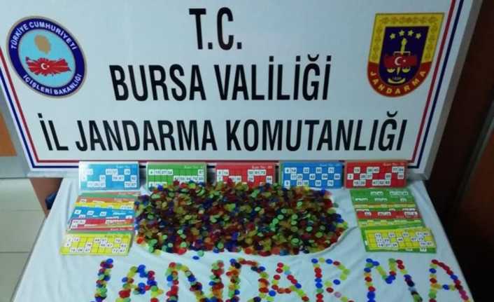 Bursa’da bir düğün salonunda kumar oynatıldığını öğrenen jandarma ekipleri düzenledikleri