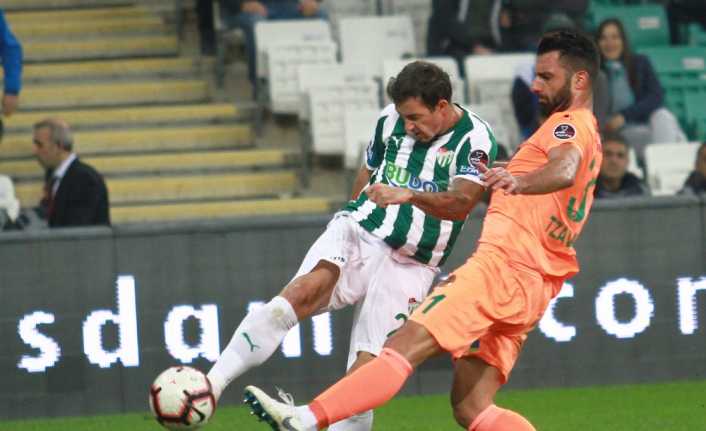 Bursaspor, Spor Toto Süper Lig’in 10. haftasında sahasında Aytemiz Alanyaspor’u