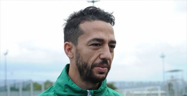 Süper Lig ekiplerinden Bursaspor'da, futbolculardan Bilal Kısa ile yollar ayrıldı.