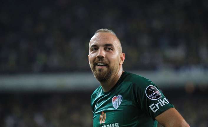 Bursaspor, performansıyla beklentilerin bir hayli uzağında kalan ve Samet Aybaba’nın