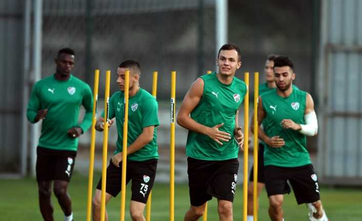 Bursaspor, bugün akşam saatlerinde yaptığı antrenmanla Kayserispor maçı hazırlıklarına başladı.
