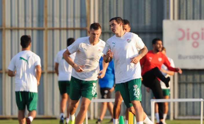 Bursaspor’da Kayserispor maçı hazırlıkları sürüyor. Yeşil-beyazlılarda, uzun süredir sakatlığı sebebiyle