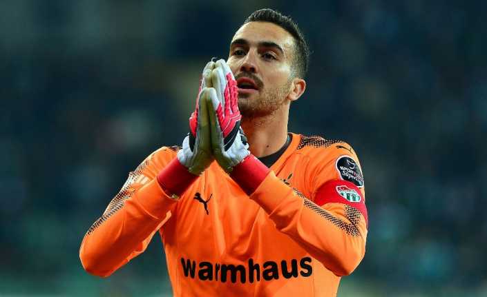Milli kaleci Harun Tekin, Bursaspor’dan Fenerbahçe’ye transfer olan 9. futbolcu