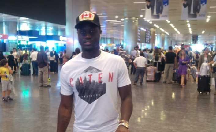 Bursaspor’un İngiliz ekibi Newcastle United’dan 1 yıllığına kiraladığı Henri Saivet,