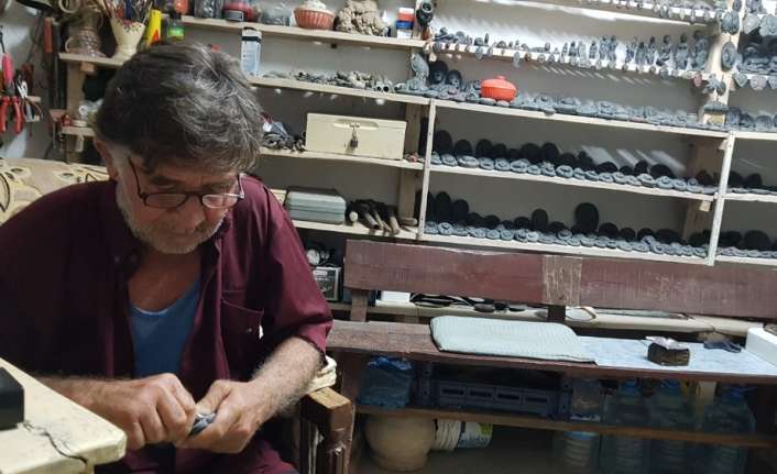 Osmaniye’nin Kadirli ilçesinde yaşayan 60 yaşındaki Süleyman Akkaya, 50 yıldır