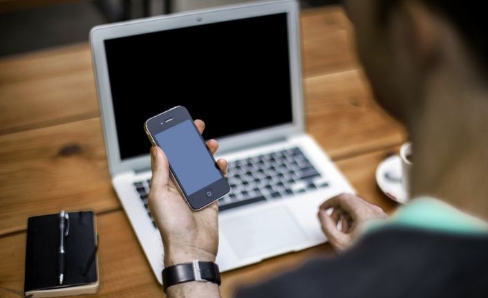 Türkiye’de çalışanların yüzde 95’i akıllı telefonundan aktif olarak oyun oynarken,