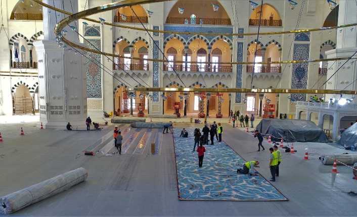 Yapımına 5 yıl önce başlanan Çamlıca Camii’nin 17 bin metrekarelik