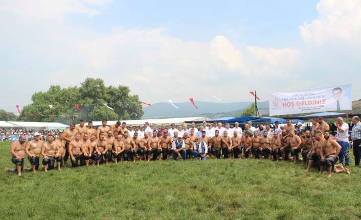 Çanakkale’nin Çan ilçesinde, Çan Belediyesi tarafından düzenlenen 7. Yağlı Pehlivan