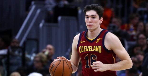 Amerikan Basketbol Ligi (NBA) ekiplerinden Cleveland Cavaliers'ta forma giyen milli
