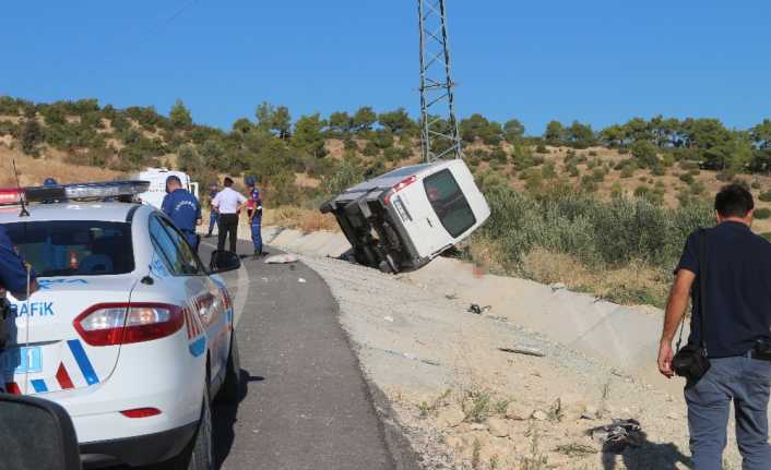 Mersin’in Mut ilçesinde cenazeden dönen vatandaşları taşıyan minibüsün devrilmesi sonucu