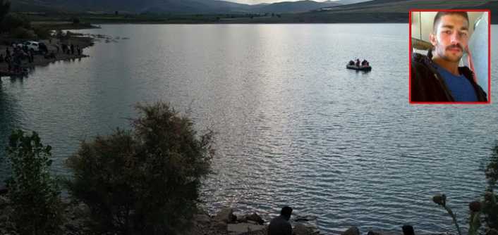 Erzincan’ın Çayırlı ilçesinde arkadaşlarıyla birlikte yüzmek için girdiği gölette kaybolan