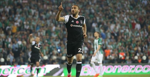 Beşiktaş, İngiltere Premier Lig ekiplerinden Everton'ın renklerine kattığı Cenk Tosun'un