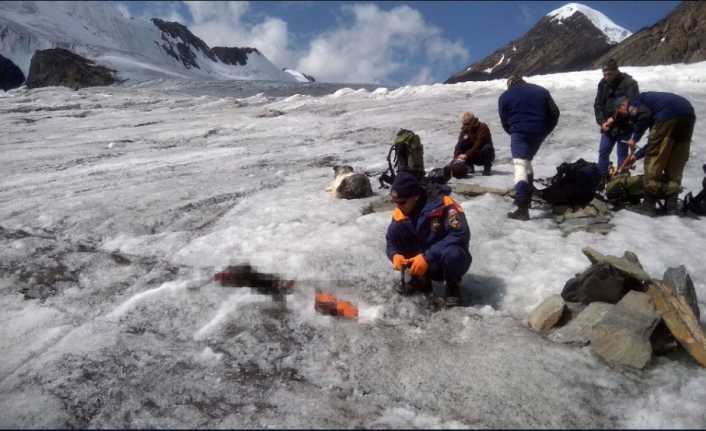 Rusya’nın Altay Dağları’nda 4 yıl önce kaybolan dağcının cesedi buzulların