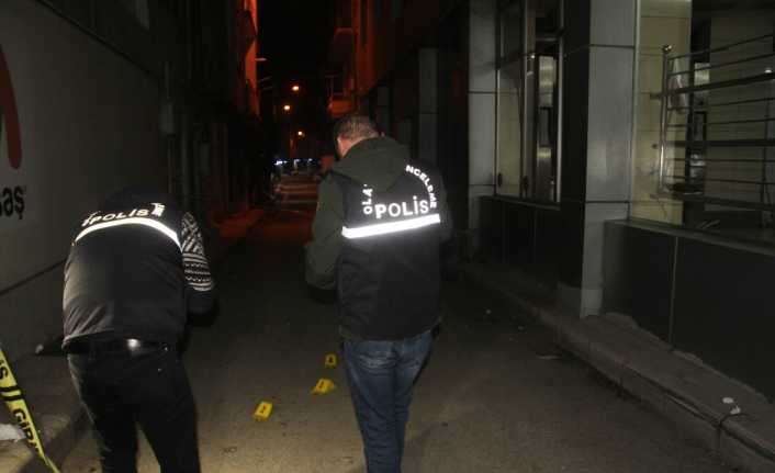 Elazığ’da cezaevi firarisinin açtığı ateşte yoldan geçen baba kızla birlikte