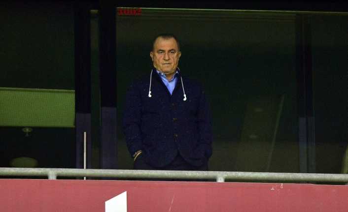 Fenerbahçe derbisinden aldığı cezadan dolayı maçı locadan izleyen Galatasaray Teknik