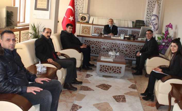 CHP adayı Taş Müftülüğü ziyaret etti Cumhuriyet Halk Partisi (CHP) Erzincan Belediye Başkan Adayı İsmail Taş,