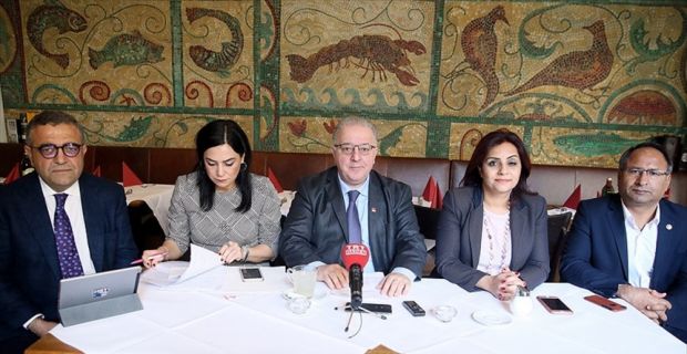 CHP milletvekillerinden oluşan heyet Berlin'de Friedrich Ebert Vakfı yetkilileri ve