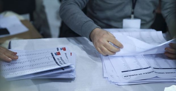 CHP'nin 36'ncı Olağan Kurultayı'nda, 52 PM üyesi ile 15 kişiden