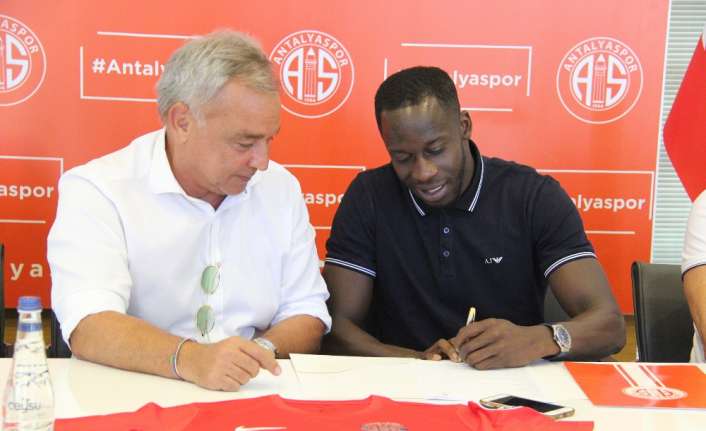 Antalyaspor, geçtiğimiz sezon Evkur Yeni Malatyaspor’da oynayan Aly Cissokho ile