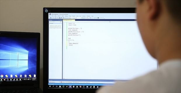 Kodlama Derneği gönüllüleri, teknolojik imkanların sınırlı olduğu bölgelerdeki çocuk ve