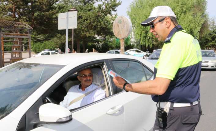 İçişleri Bakanlığınca uygulanan "Dikkat sizden, notlar bizden" projesi kapsamında Erzincan