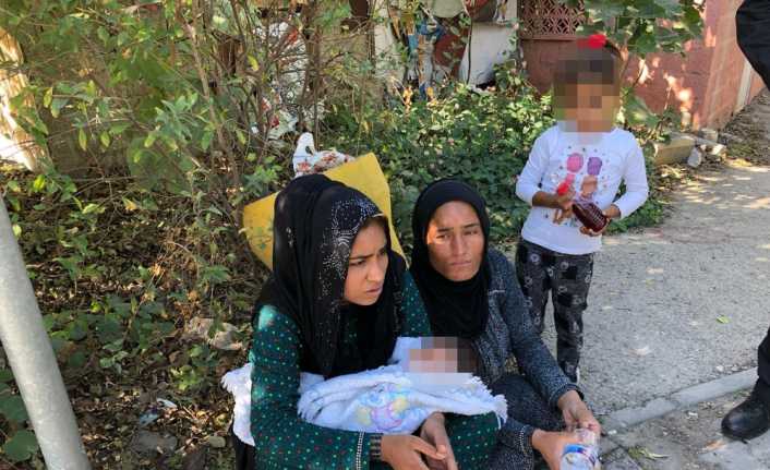 Adana’da çocuklarını da kullanarak dilencilik yapan 8 kadın yakalandı. 